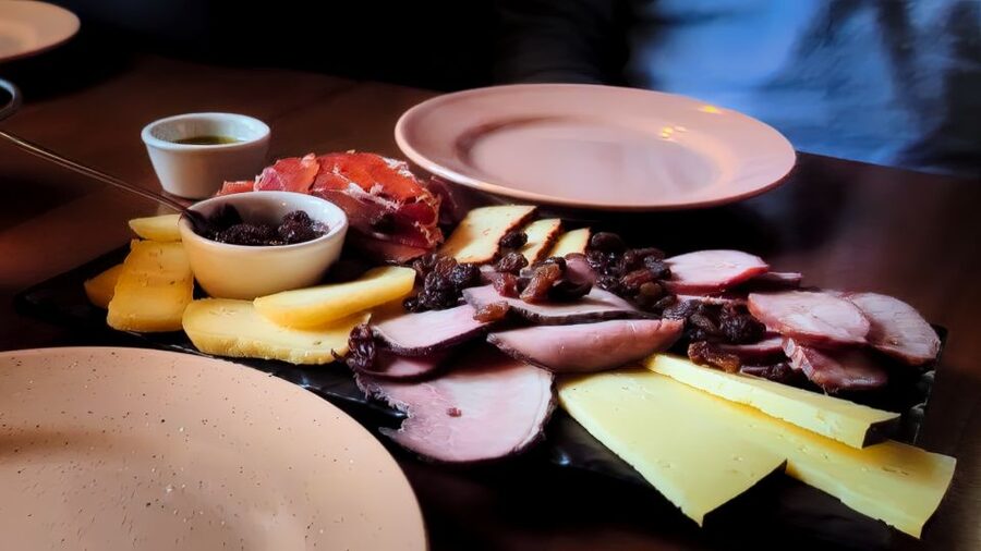 Porto: Wine Tour & One Hour Fado Show | All Included - Porto viewpoints between the tastings