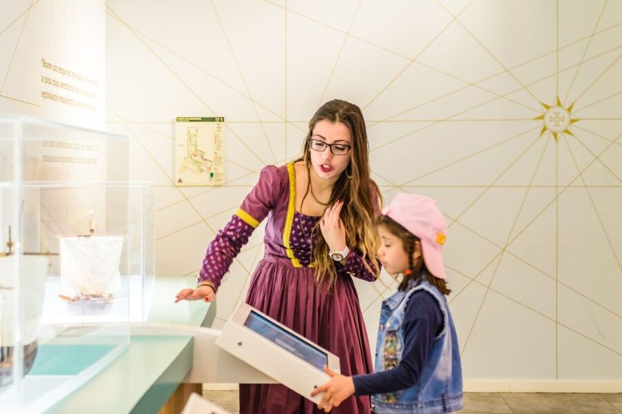 Porto: World of Discoveries Entry Ticket - The best order depends on the crowd