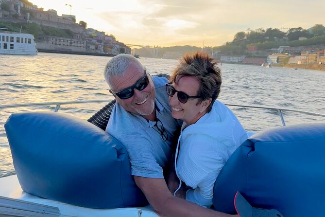 Porto: Yacht Small-Group Douro River Cruise & 6 Bridges w/ Drink - Out to the river mouth for sunset