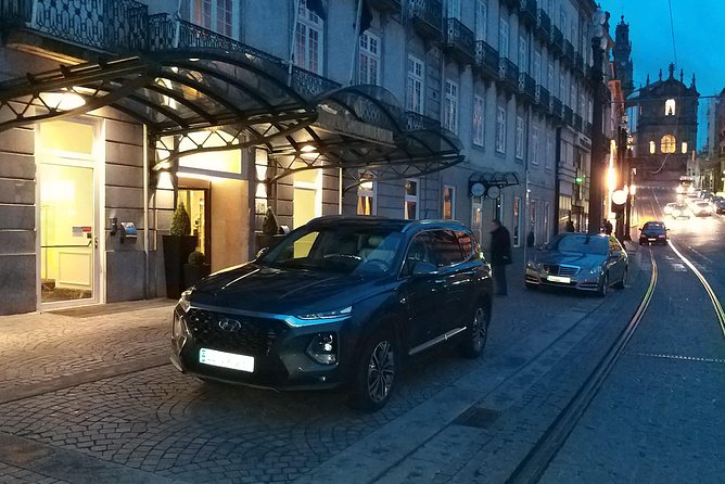 Private Airport Transfer from the Airport to Porto - Fixed pricing and the real value of $62.88