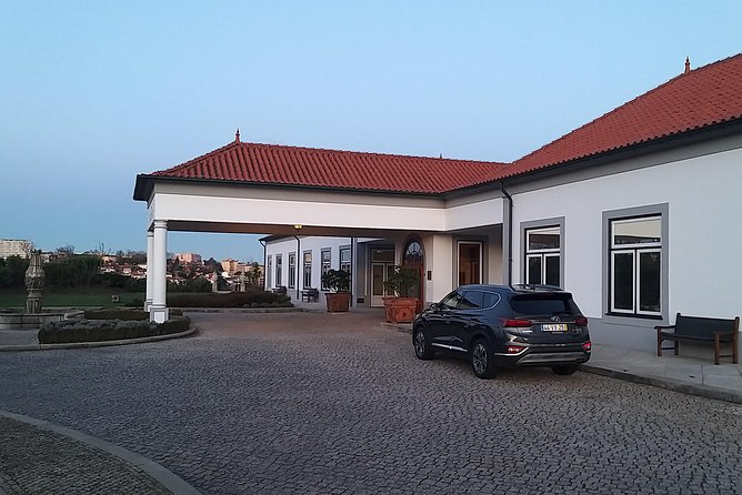 Private Airport Transfer from the Airport to Porto - Comfort, luggage, and family needs