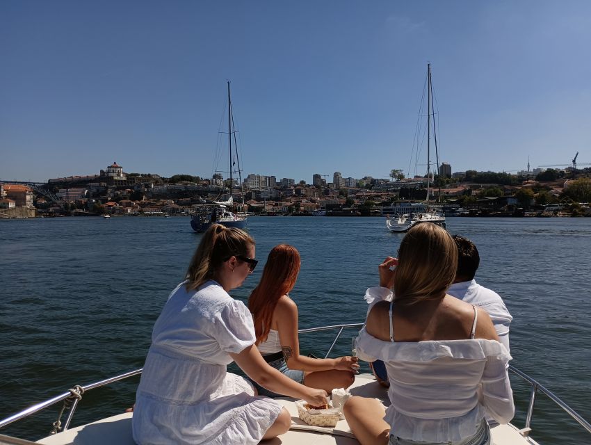 Private Boat Tour 6 Bridges 1h30, group price up to 6px - Why a private 90-minute cruise works so well
