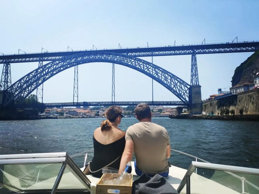 Private Boat Tour 6 Bridges 1h30, group price up to 6px - Is $178 good value for six people?