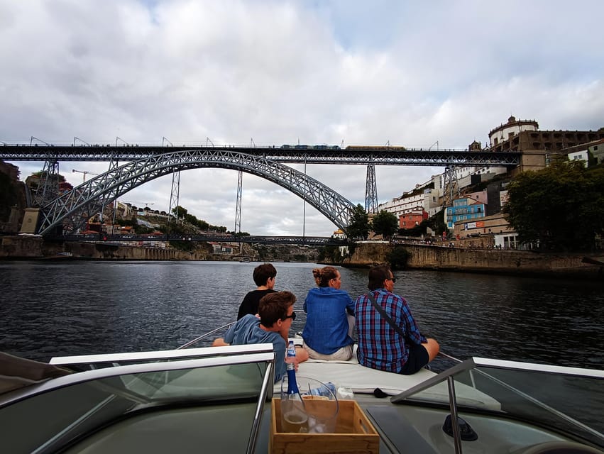 Private boat tour: 6 Bridges, Gondomar,Douro with Sunset Opt - FAQ