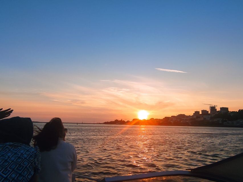 Private boat tour: 6 Bridges, Gondomar,Douro with Sunset Opt - Sunset, drinks, and what to bring