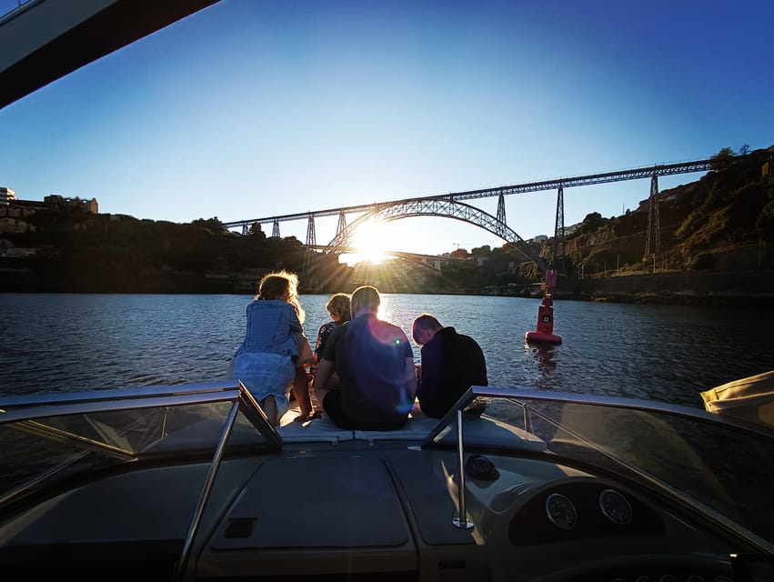 Private boat tour: 6 Bridges, Gondomar,Douro with Sunset Opt - Porto’s riverfront from the water