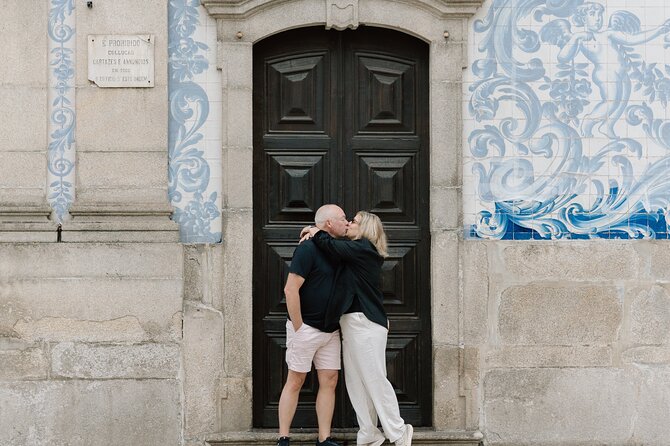 Private Photography Session for Couples in Charming Porto City - Meeting at Fonte dos Leões