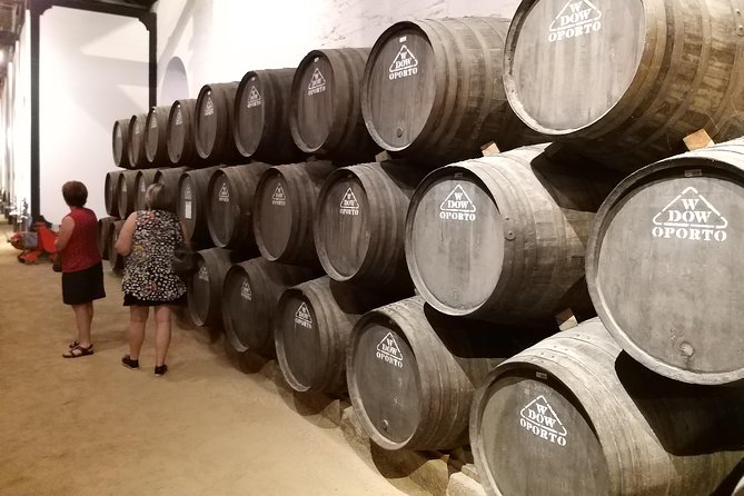 Private Tour to stunning Douro Valley and most renowned wineries - Casal de Loivos and the Douro viewpoint