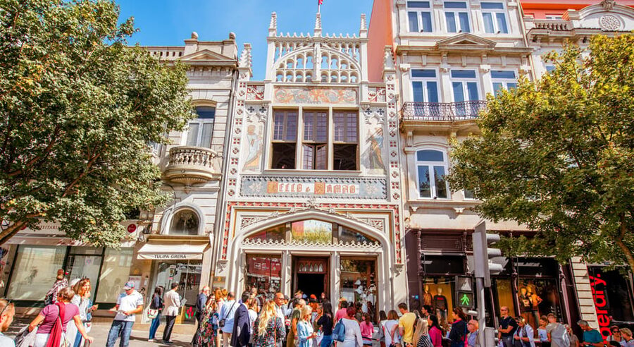 Private Walking Tour, highlights and secrets of Porto - City Hall, Aliados, and the changing city