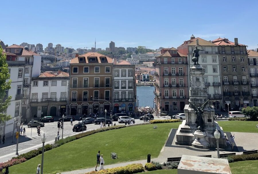 Private Walking Tour in Porto incl. Livraria Lello ticket - Why four private hours work well in Porto