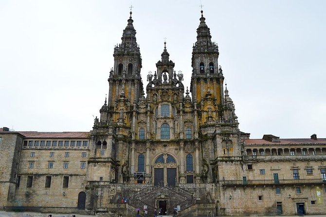 Santiago de Compostela & Viana do Castelo from Porto - A long day with a clear spiritual focus