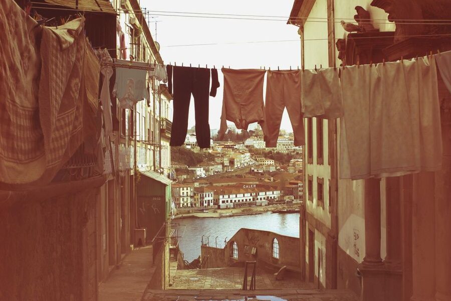 Secret Sites of Porto 3-Hour Walking Tour - Praça dos Leões and the Bank of Tiles