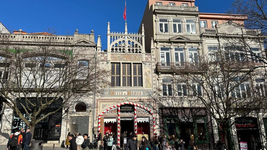 The Beautiful Story of Porto: Guided Tour with Entry Tickets - Livraria Lello and the final streets