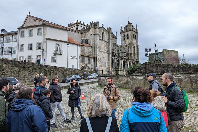 The Unvanquished Tour in Porto City Center - What the guides add
