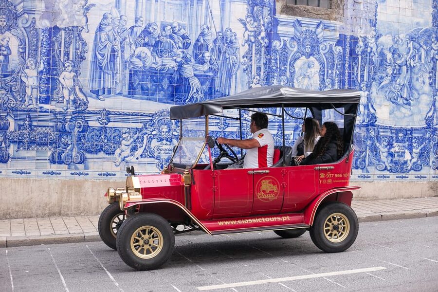 Tour Porto: Classic Adventure in Electric Tuk Tuk - What is included, and what is not