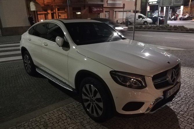 Transfer from Porto Airport to Porto City Hotels - One-way arrival or round-trip convenience