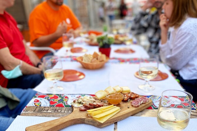 Wine Tasting with Tapas Walking Tour in Porto - Quinta dos Corvos: the strongest stop on the route
